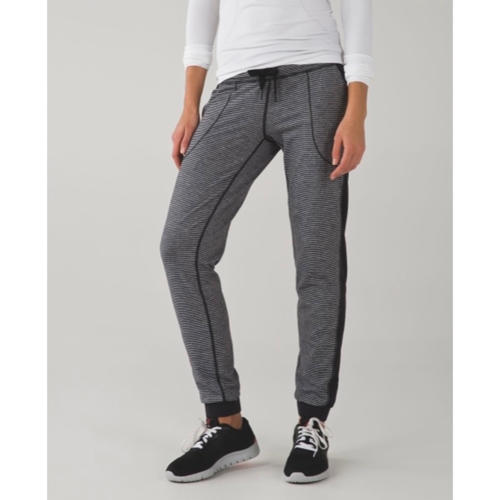 Lululemon RARE Base Runner Pant - Picture 2 of 11